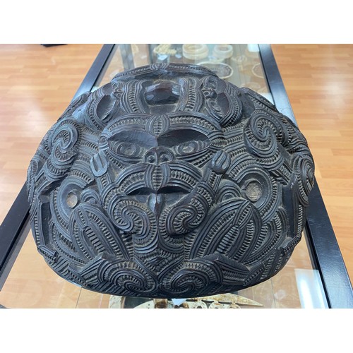 9 - Fine LARGE Maori Feast Bowl probably carved by Anaha Te Rahui (1822-1913), New Zealand. Carved and e... 