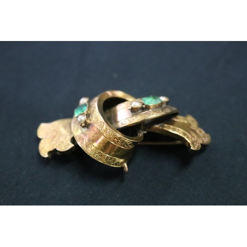 1124 - Antique 15 carat yellow gold Victorian knot brooch, machine made with hand engraved feather pattern ... 