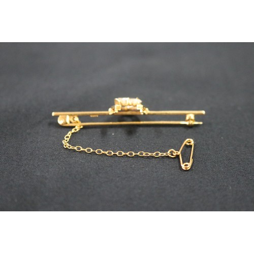 1125 - 18ct gold and diamond horse shoe brooch with safety chain, approx 5.2cm W and approx total weight 5 ... 