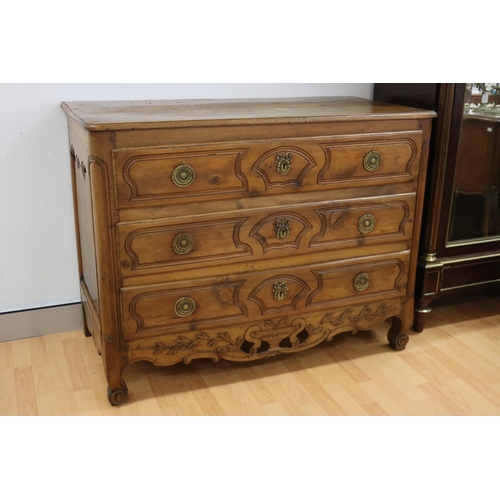 1129 - Antique French Louis XV commode / chest, with a carved pierced apron, all peg joined, approx 600cm W... 