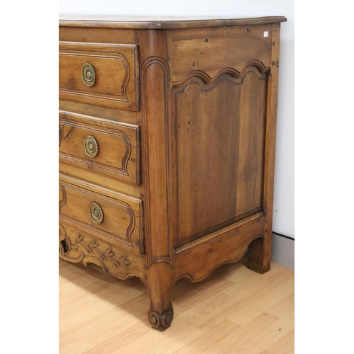 1129 - Antique French Louis XV commode / chest, with a carved pierced apron, all peg joined, approx 600cm W... 