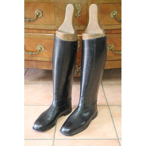 1153 - Pair of French leather riding boots with wooden stretchers, approx 62cm H x 36cmL x 13cm W (2)