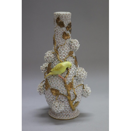1023 - Meissen Schneeballen vase, decorated with birds, marked to base, approx 19.5cm H x 10.5cm Dia