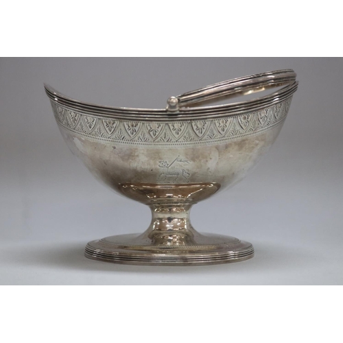 1083 - Antique Georgian hallmarked sterling silver pedestal sugar basket, London, 1810-11, maker Henry Chaw... 