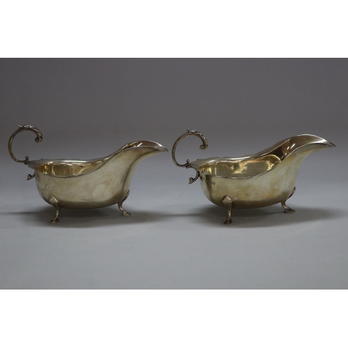 1259 - Pair of sterling silver sauce boats, Birmingham 1929-30, Barker Bros silver Ltd, total approx 300 gr... 