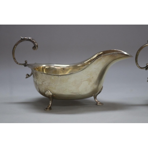 1259 - Pair of sterling silver sauce boats, Birmingham 1929-30, Barker Bros silver Ltd, total approx 300 gr... 