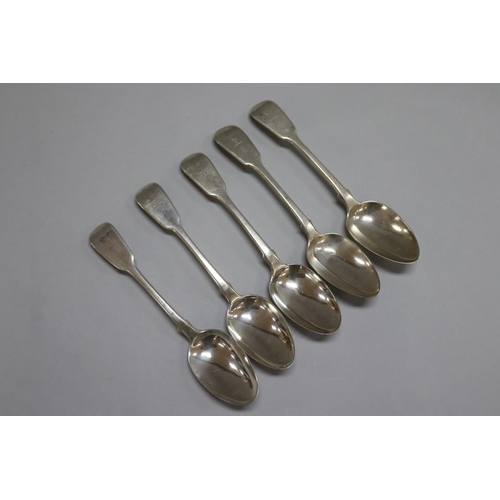 1285 - Set of five William IV hallmarked sterling silver spoons, London 1832-34, William Chawner, approx 24... 