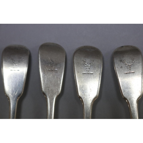 1285 - Set of five William IV hallmarked sterling silver spoons, London 1832-34, William Chawner, approx 24... 