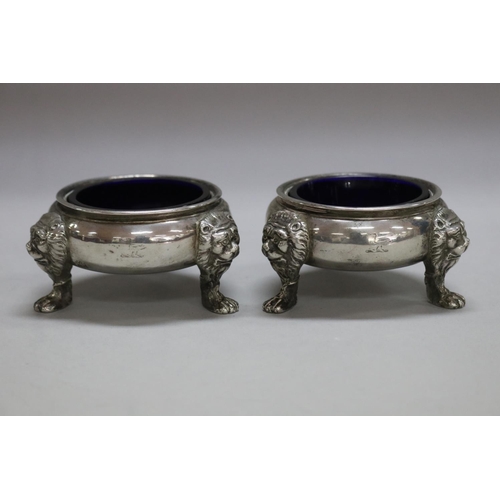 1087 - Pair of antique William IV hallmarked sterling silver salts with blue glass liners, London, 1834-35,... 