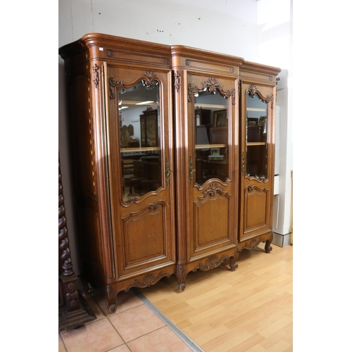 1147 - Vintage French Louis XV style there door breakfront bookcase, approx 185cm H x 183cm L x 52cm W