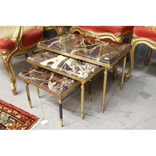 1168 - Set of vintage nest of tables with onyx tops & brass frames, approx 55.5cm L x 33.5cm W x 36.5cm H (... 