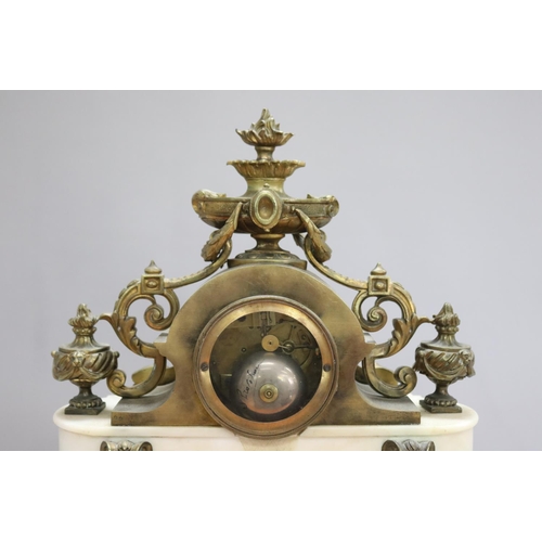 1162 - Antique 19th century French Roblin a Paris bronze & marble mantle clock, has key (in office C144.147... 