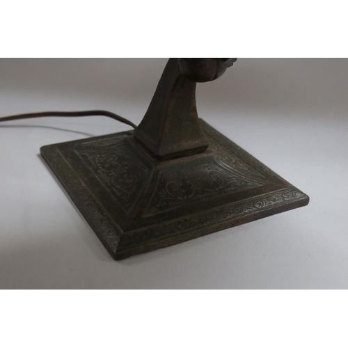 1221 - Bankers lamp with green shade & iron base, unknown working condition, approx 25cm H x 23cm W x 25cm ... 