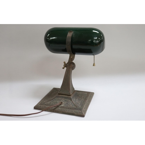 1221 - Bankers lamp with green shade & iron base, unknown working condition, approx 25cm H x 23cm W x 25cm ... 