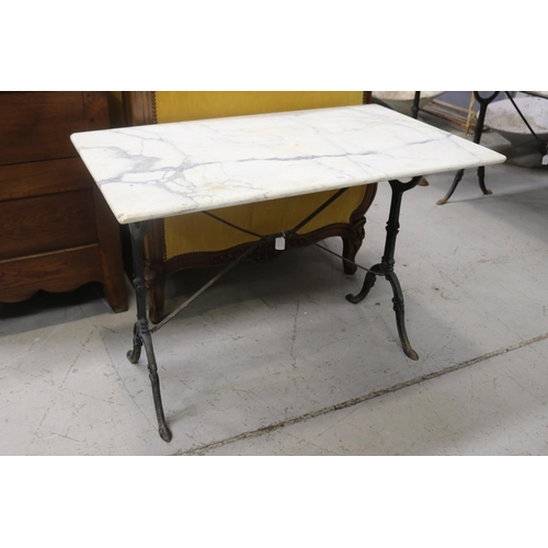 1173 - Vintage French bistro table with white marble top & black painted wrought iron frame, approx 100cm L... 