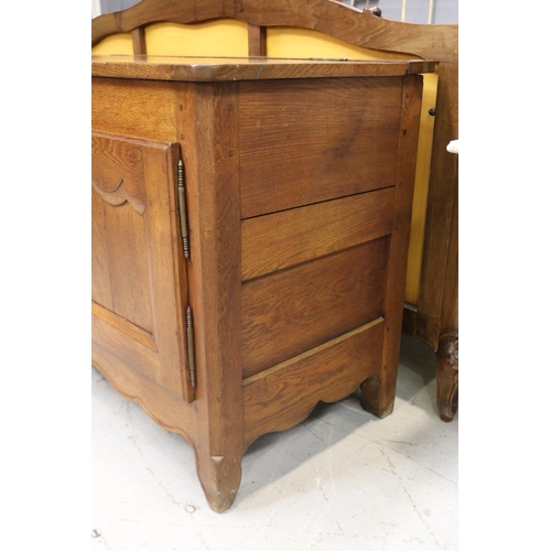 1293 - Antique French buffet, lifting the top reveals a dough proofing bin, cupboard below, approx 85cm H x... 