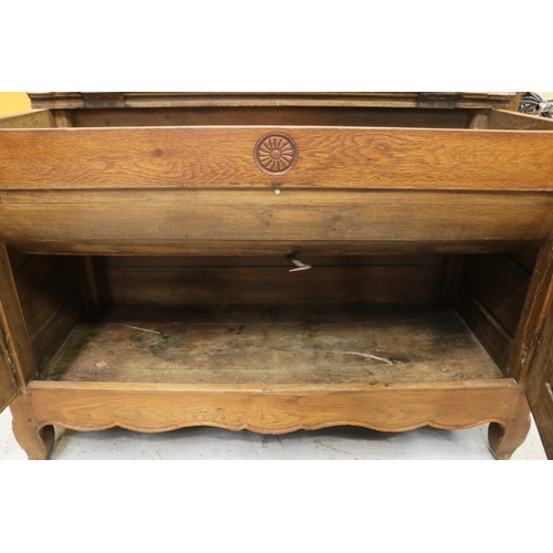 1293 - Antique French buffet, lifting the top reveals a dough proofing bin, cupboard below, approx 85cm H x... 