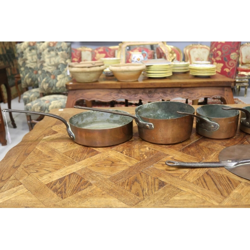 1237 - Set of antique French copper & wrought iron saucepans with a lid, approx 26cm dia (excluding handle)... 