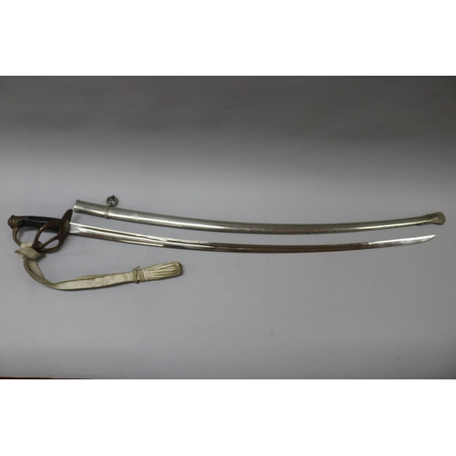 1200 - French Light Cavalry Sabre, unmarked, approx 110cm L (closed)