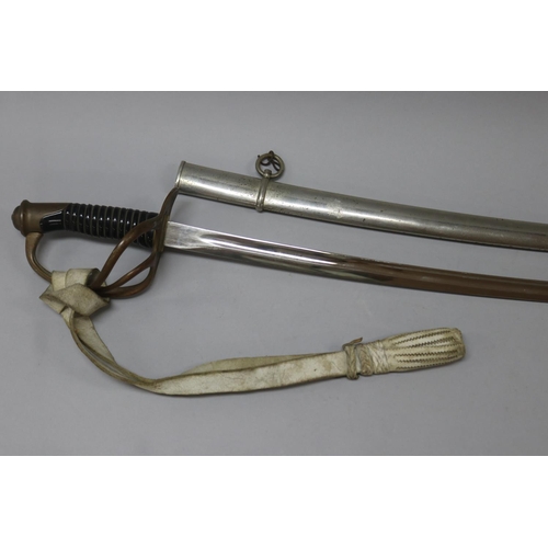 1200 - French Light Cavalry Sabre, unmarked, approx 110cm L (closed)