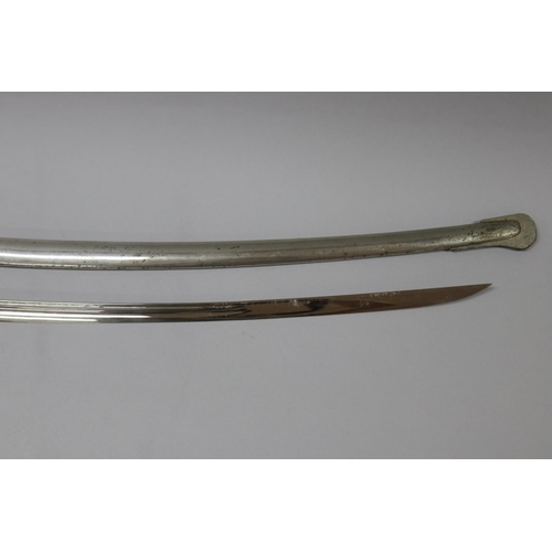 1200 - French Light Cavalry Sabre, unmarked, approx 110cm L (closed)