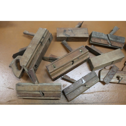 445 - Set of wooden hand planes, approx 33cm L & smaller (10)