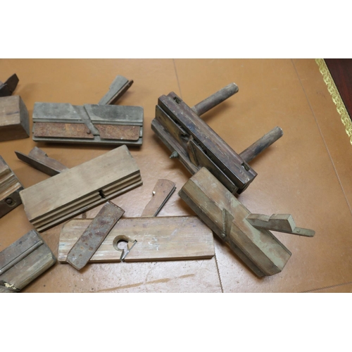 445 - Set of wooden hand planes, approx 33cm L & smaller (10)
