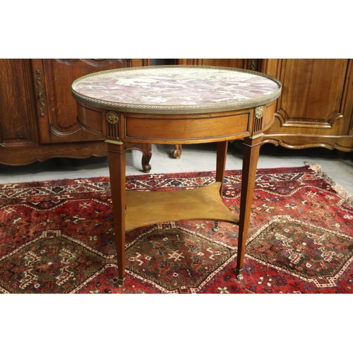 1085 - Antique French oval marble topped salon table, standing on square tapering legs, under shelf, approx... 