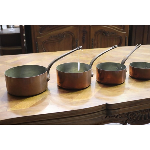 1126 - Set of five graduating French copper saucepans, iron handles, approx 9.5cm H x 20cm Dia and smaller ... 