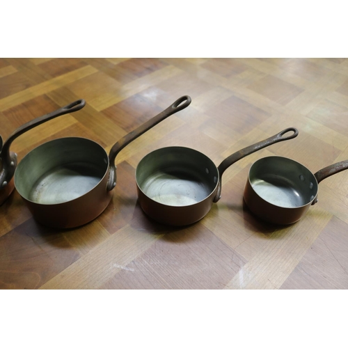 1126 - Set of five graduating French copper saucepans, iron handles, approx 9.5cm H x 20cm Dia and smaller ... 