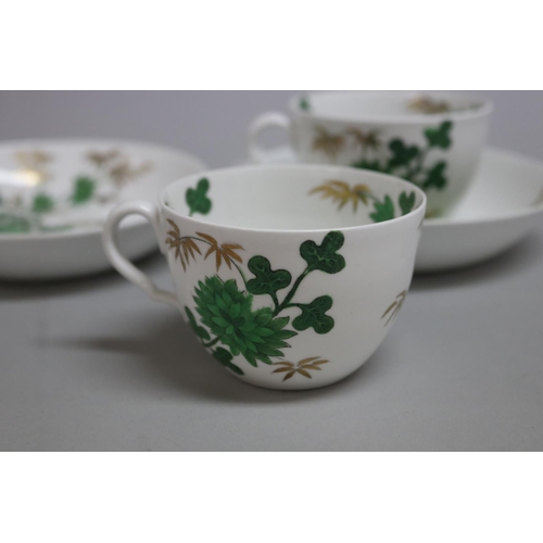 47 - Pair of early 19th century Spode Green Bamboo teacups and saucers (2)