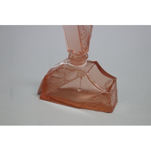 51 - Czechoslovakian apricot glass and frosted glass Art Deco scent bottle, approx 14cm H