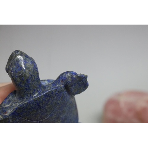 87 - Carved pink quartz of an elephant and sodalite carved tortoise, tortoise approx 14cm L x 8.5cm W x 3... 