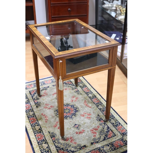 174 - Mid 20th century Antique style Bijouterie table, with yew wood veneer top with rosewood cross bandin... 