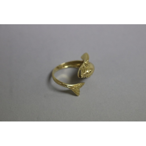 252 - 18ct gold dolphin ring, approx 5 grams