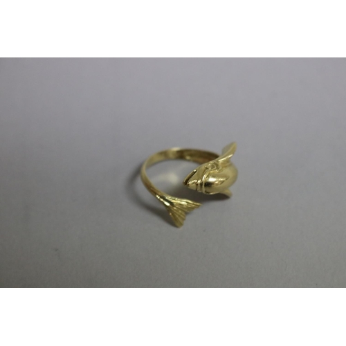 252 - 18ct gold dolphin ring, approx 5 grams