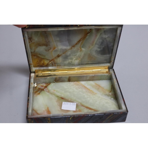 266 - Fine stone table box alabaster lined, approx 3.5cm H x 15.5cm W x 10cm D