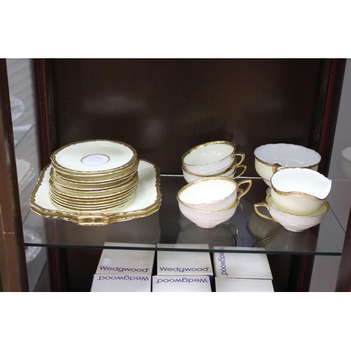 316 - Royal Worcester tea service comprising of six cups & saucers, six side plates, creamer, sugar basin ... 