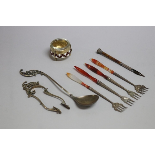 267 - Four silver pickle forks with agate handles with agate handles with an agate handle pen with seal, a... 