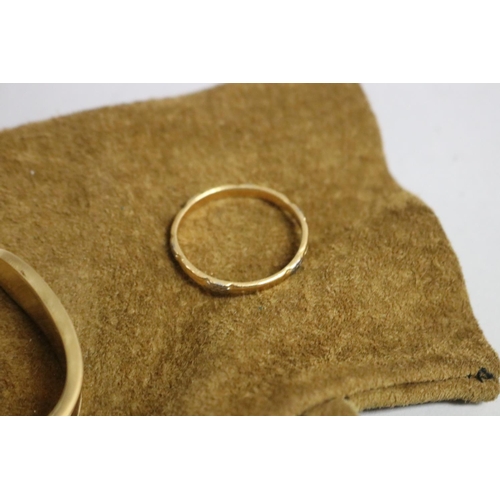 284 - 18ct white and yellow gold ring along with a bangle marked J.Lee and 18ct  yellow gold, approx total... 