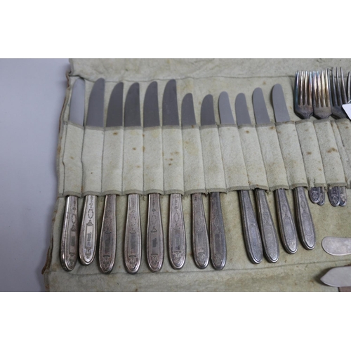 292 - Canteen of American silverplated cutlery from Sears Roebuck