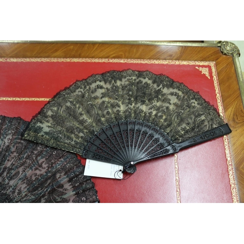 301 - Collection of antique 19th century fans with mainly panels to them (8)