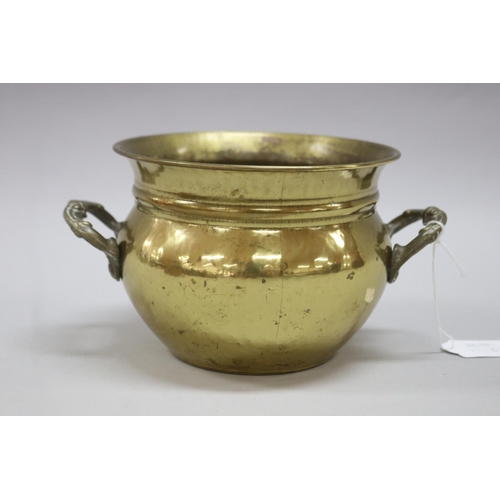 5022 - Small French twin handled brass pot, approx 12cm H x 16cm dia