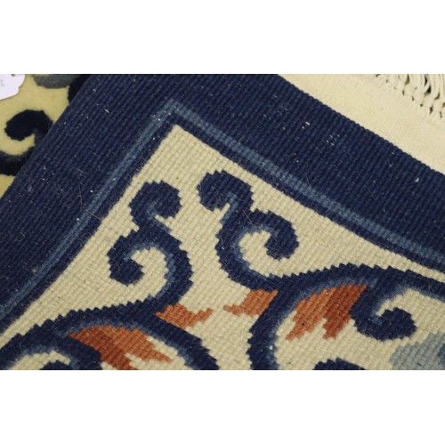 5045 - Large handwoven wool carpet of Oriental design, approx 184cm x 300cm