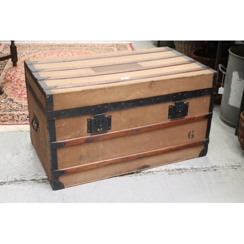 5098 - Old French travelling trunk, approx 45cm H x 79cm W x 48cm D