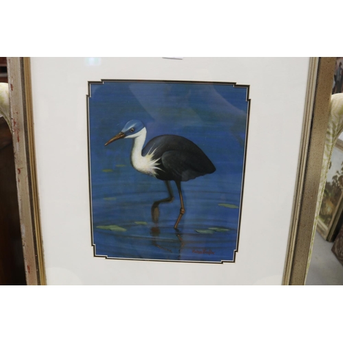 5132 - Michael Taylor, Bird, oil on board, signed lower right, approx 37cm x 31cm