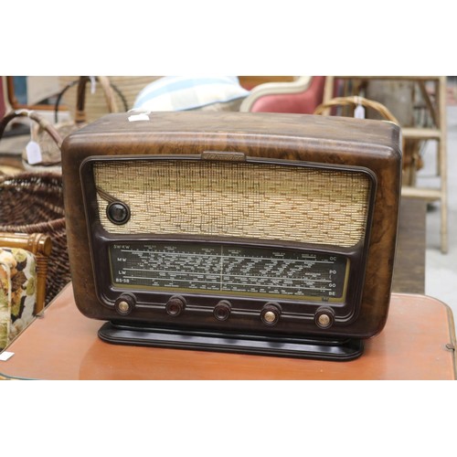 5176 - Vintage Schneider radio, approx 30cm H x 45cm W x 20cm D