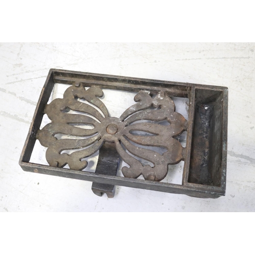 5204 - Antique French fire trivet metal piece, approx 35cm x 21cm