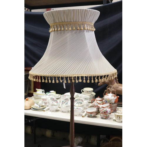 5215 - Standard lamp with circular table section, unknown working condition, approx 160cm H