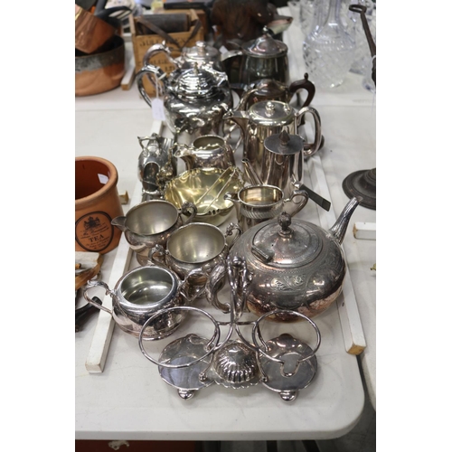 5216 - Assortment of silver plate, approx 18cm H and shorter